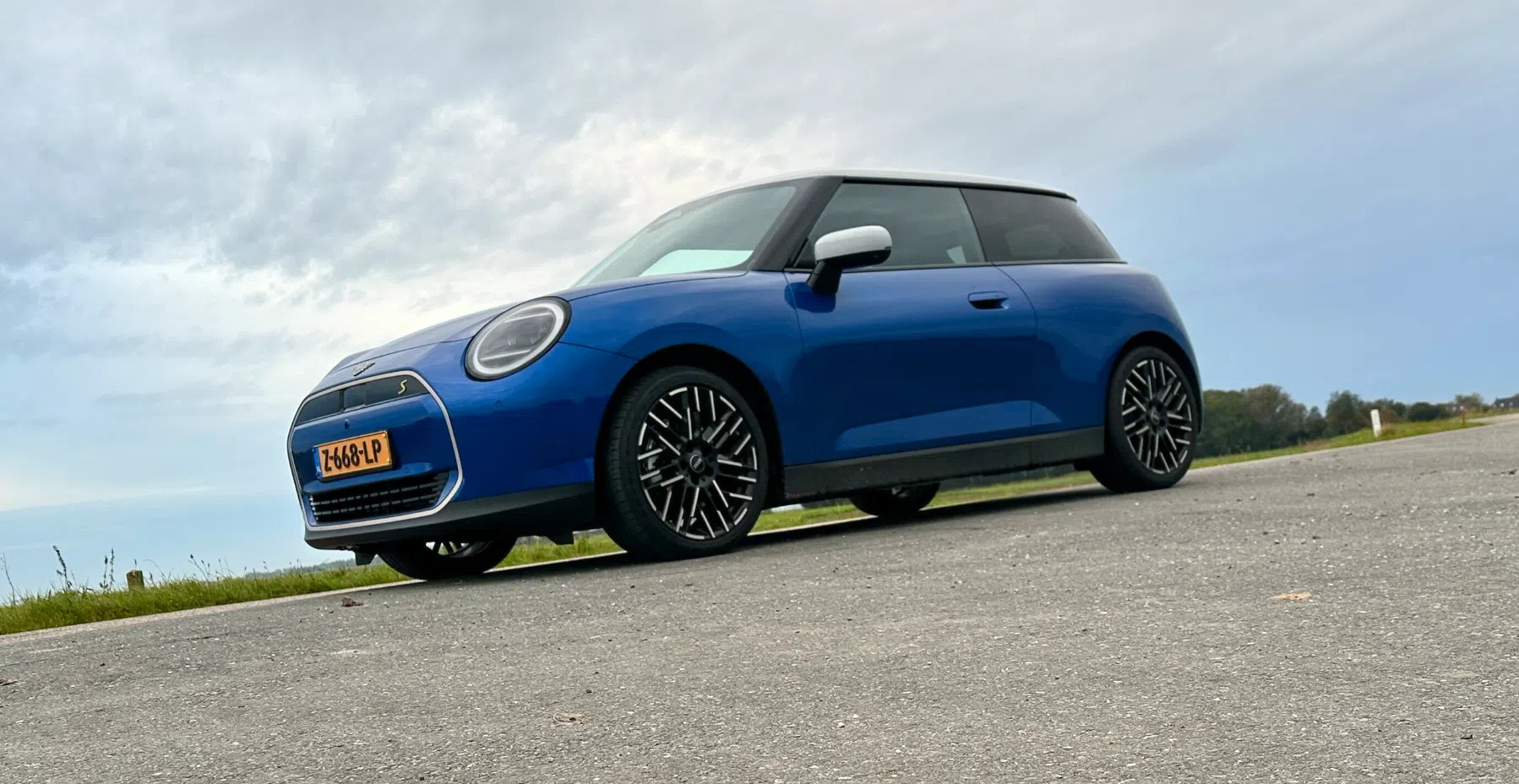 Duurtest Mini Cooper SE: bij de kennismaking lachend achter het stuur