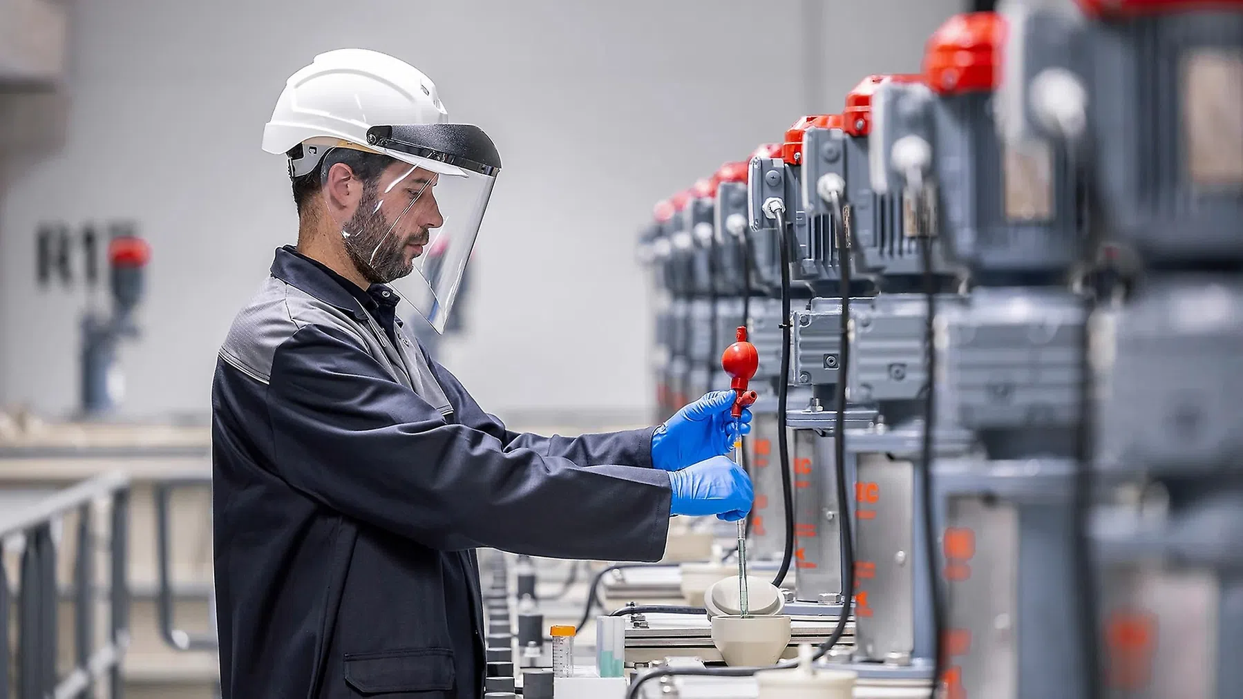 Mercedes-Benz opent recyclefabriek voor batterijen