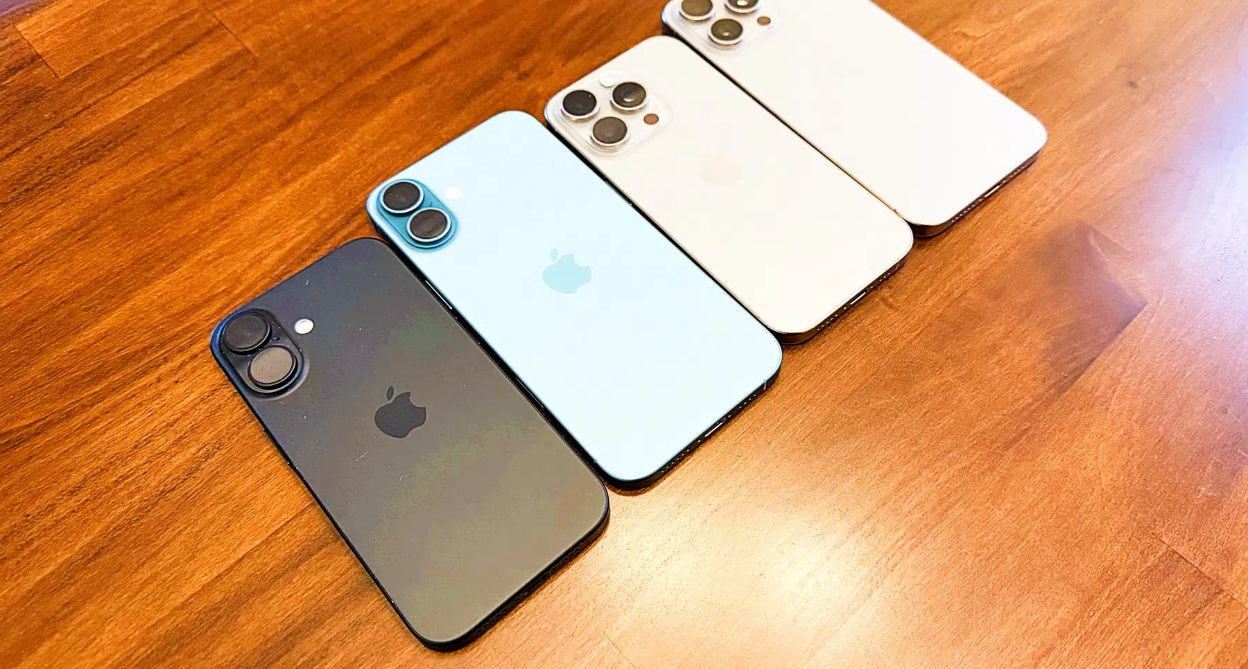©iPhone16