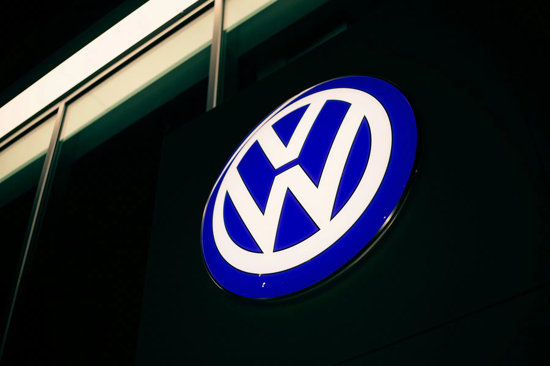 Volkswagen wil krimpen: 'drie fabrieken sluiten en tienduizend banen verdwijnen'