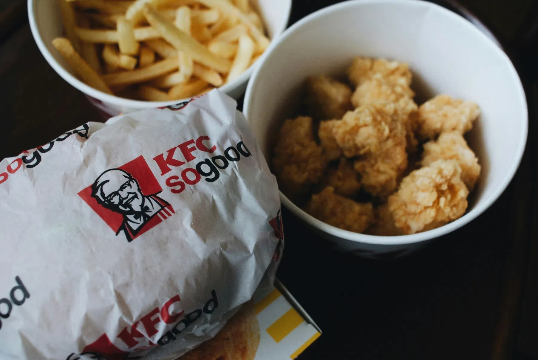 Deze app laat je in slaap vallen met het geluid van gefrituurde KFC-kip