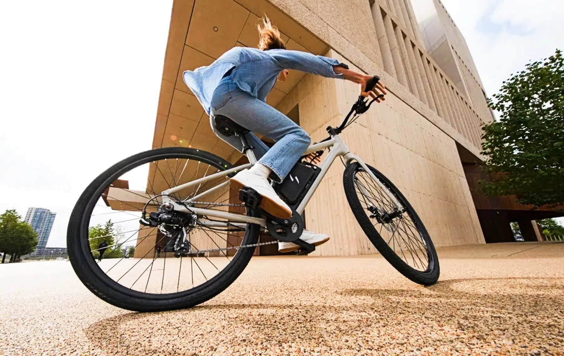 Dit is een goedkope e-bike én een lichte gewone fiets