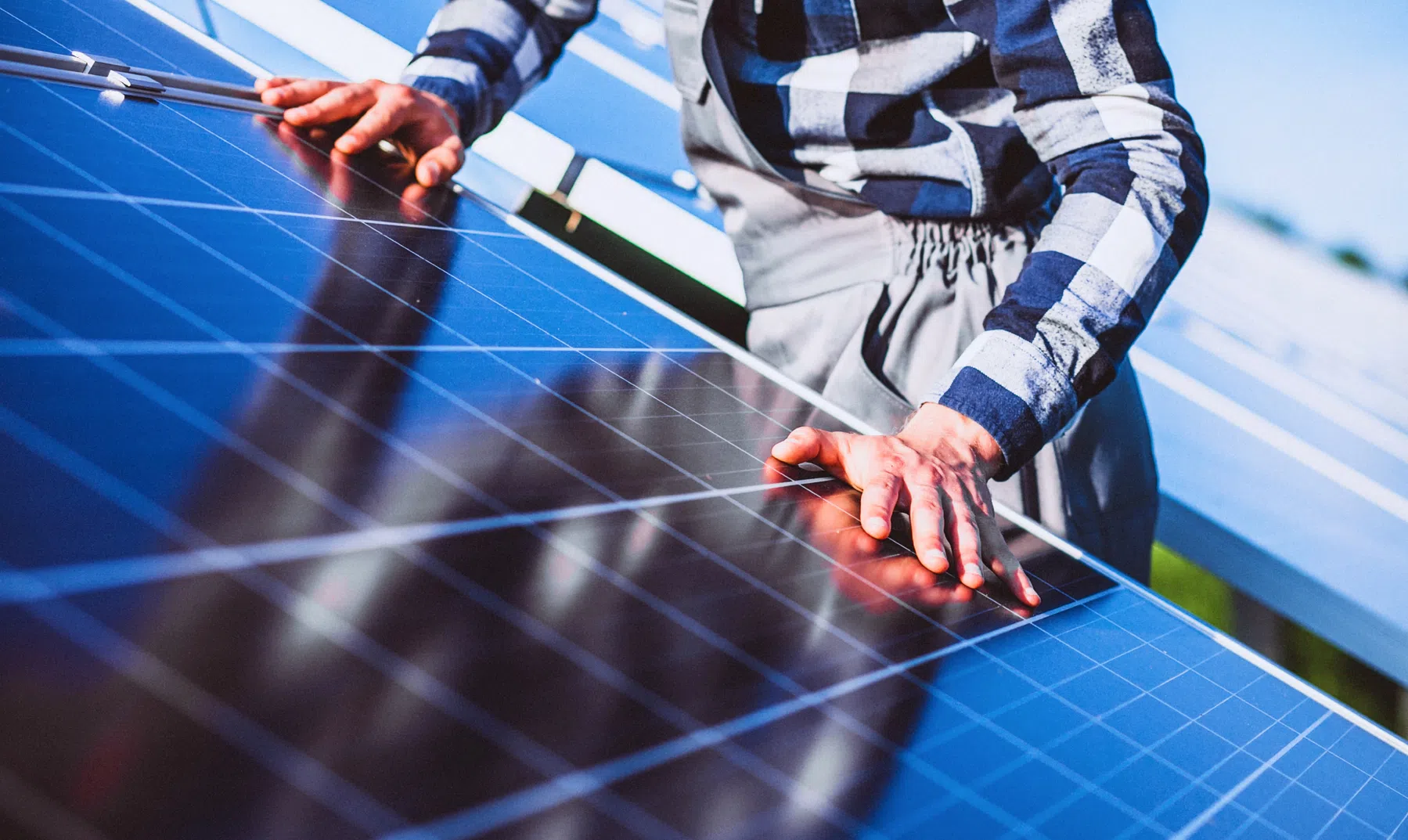 Interesse in zonnepanelen daalt: zorgen over kosten en salderen