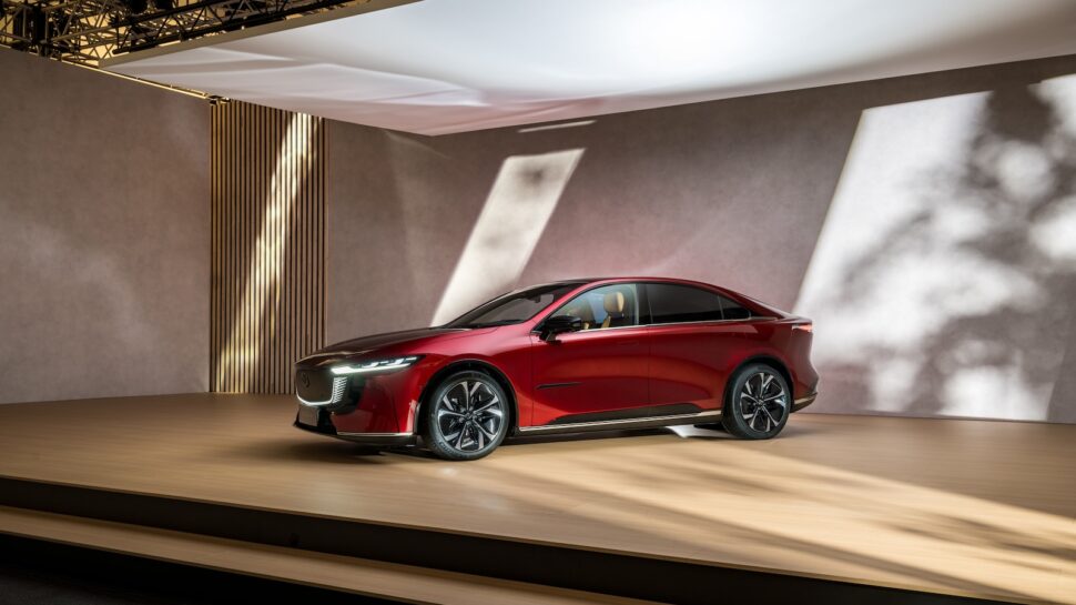 Gezien: Mazda's Tesla Model 3-concurrent op autosalon Brussel