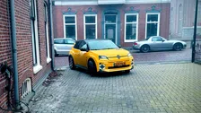 Thumbnail for article: Duurtest Renault 5: de alles-uit-knop, een voorbeeld voor elk automerk
