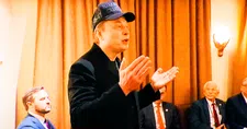 Thumbnail for article: Tesla ontslaat manager die kritiek uitte op een nazi-grap van Elon Musk