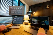 Thumbnail for article: Grootste AI-model van OpenAI kan niet goed programmeren