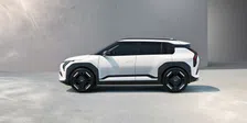 Thumbnail for article: Tesla van de troon: dit is in Nederland de best verkochte elektrische auto van 2025