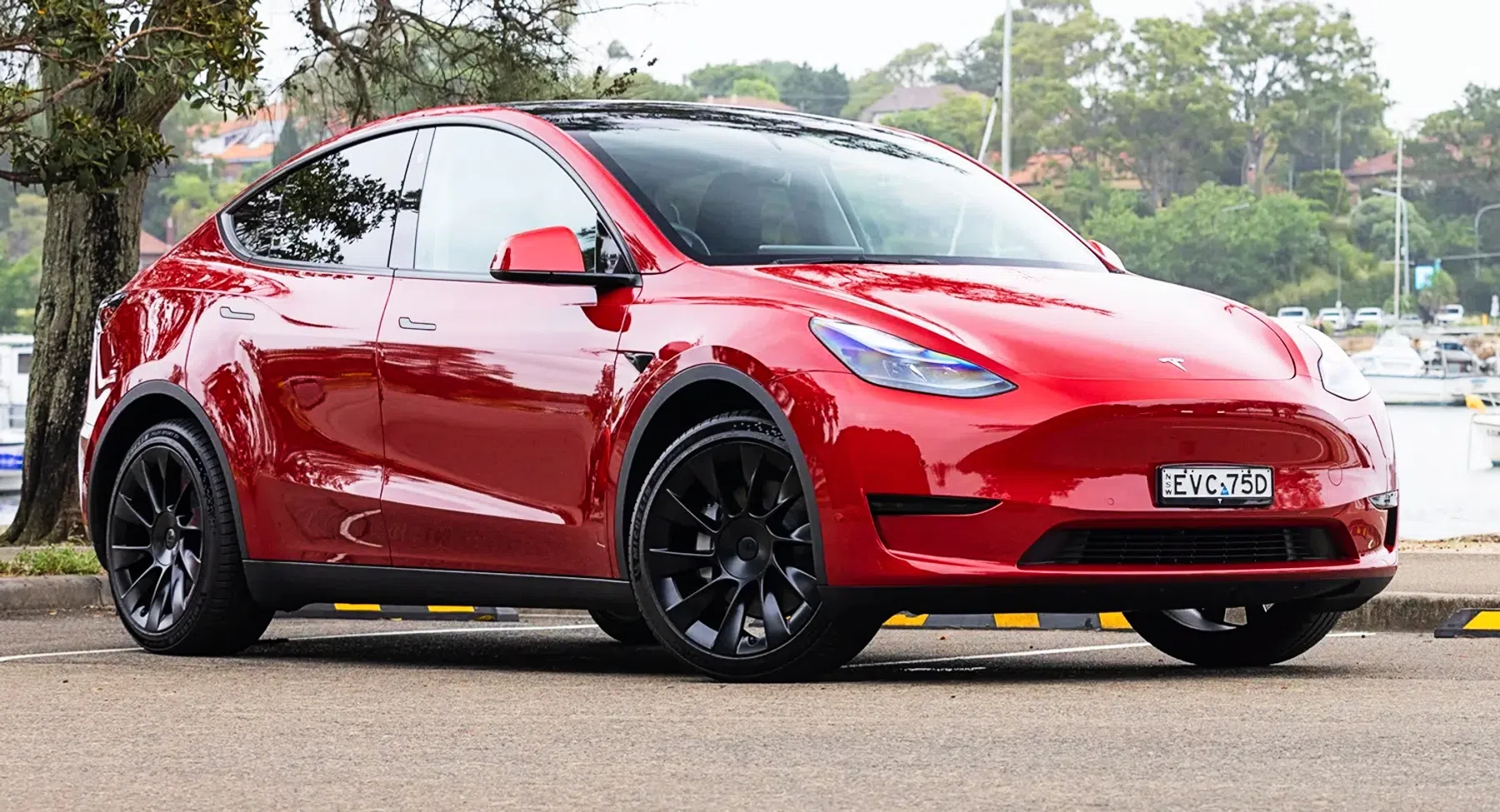 ©Tesla