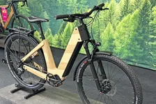 Thumbnail for article: Deze elektrische fiets heeft een frame van hout voor 'minder trillingen'