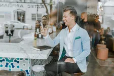 Thumbnail for article: Tinder test nieuwe functie waarmee je liefde kan vinden op basis van lengte 