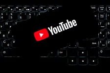 Thumbnail for article: YouTube laat teugels varen: stilletjes minder strenge regels