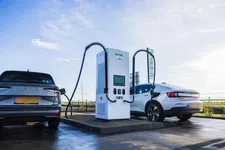 De snelste snellader is niet van Fastned, Tesla of Ionity