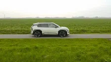 Thumbnail for article: Steeds meer elektrische auto's verlaten Nederland: dit is waarom