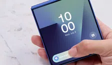 Thumbnail for article: Apple promoot voor het eerst vouwtelefoon, maar maakt grote fout