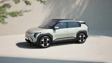 Thumbnail for article: Elektrische auto’s stomen door, maar tussenoplossing blijft populairst