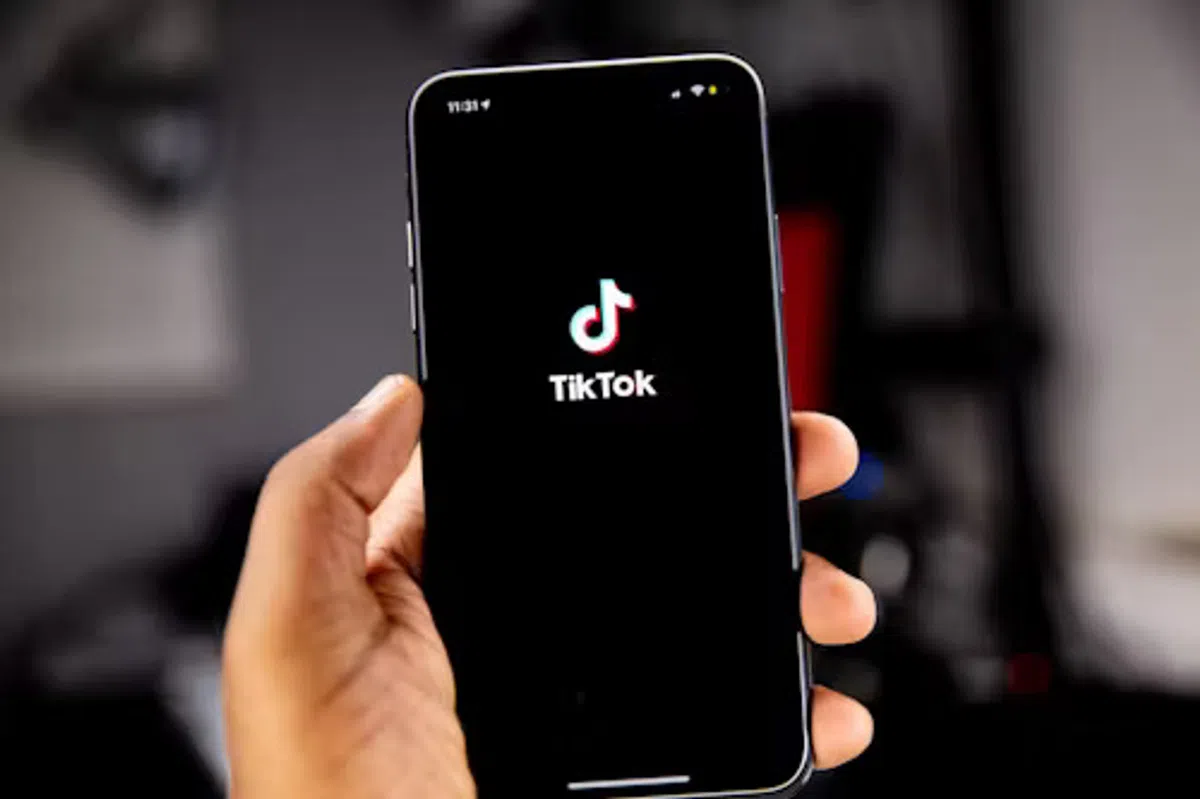 Tiktokは、音声メッセージやその他のオプションでDM機能を拡大しています