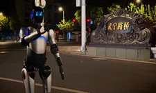 Thumbnail for article: Deze Chinese robot kan veel verder lopen dan jij, zonder te stoppen