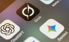 Thumbnail for article: Europese Commissie start onderzoek naar X en Grok om naaktfoto's