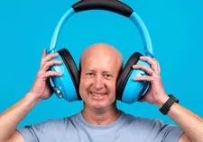 Thumbnail for article: Deze gigantische koptelefoon is geen grap, maar echt te koop