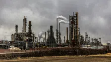 Thumbnail for article: Eén oliecrisis kost ons meer dan Nederland uitstootvrij maken