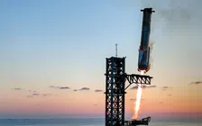Thumbnail for article: Banken die aan beursgang SpaceX werken moeten verplicht Grok-abonnement afsluiten