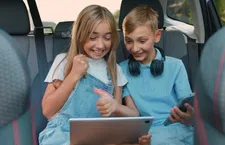 Thumbnail for article: Netflix komt met een nieuwe oplossing voor kinderen in het vliegtuig
