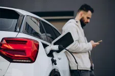Thumbnail for article: Chinese batterijreus belooft 1.000 kilometer rijbereik en opladen in 7 minuten