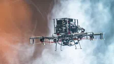 Thumbnail for article: Vergeet raketten: deze 'drone-killer' schiet gewoon metalen kettingen de lucht in