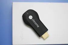 Thumbnail for article: Google redt de originele Chromecast (voor nu) van de dood
