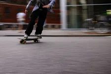 Thumbnail for article: E-skateboard met trapondersteuning niet welkom op Nederlandse wegen