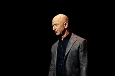Thumbnail for article: Jeff Bezos: AI zorgt juist voor meer werk, niet minder
