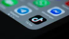 Thumbnail for article: TikTok verandert in een AI-afvoerputje, en deze groep zit er middenin