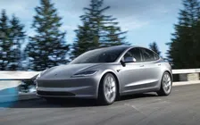 Thumbnail for article: Tesla: ‘Bestuurder nam het bij dodelijke crash over van Full Self Driving’