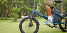 Thumbnail for article: Deze goedkope elektrische vouwfiets heeft een handige truc om je rug te sparen