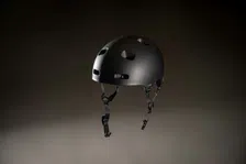 Jongeren moeten vanaf september 2027 verplicht een helm dragen op de e-bike