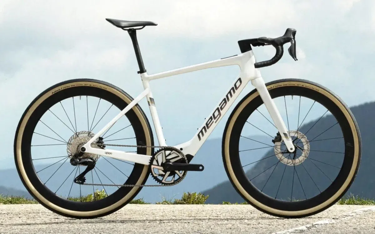 Nieuwe lichte e-racefiets met Avinox-motor