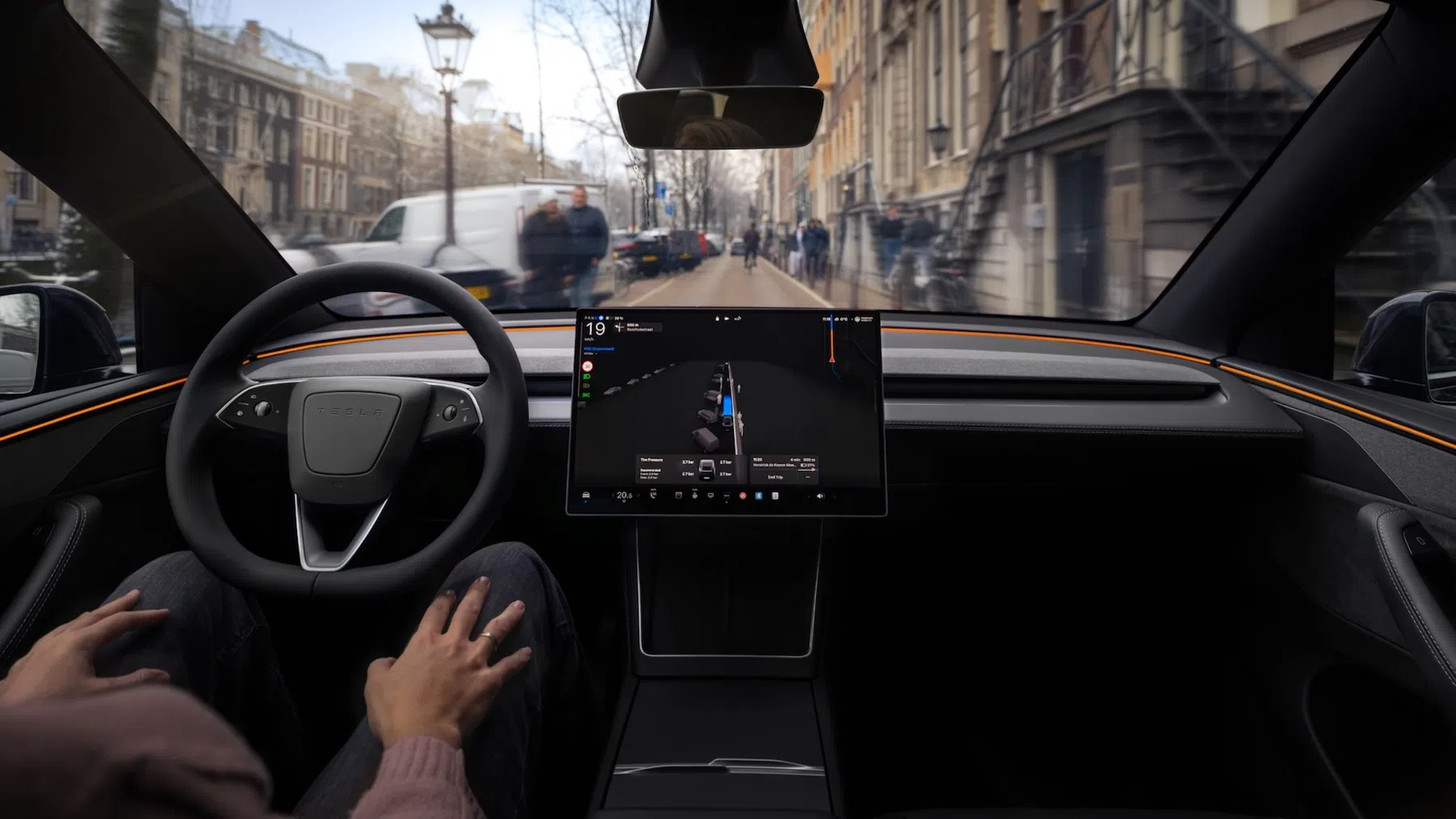 ©Tesla