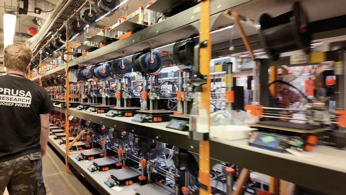 Achter de schermen bij Prusa: 3D printers en lama's