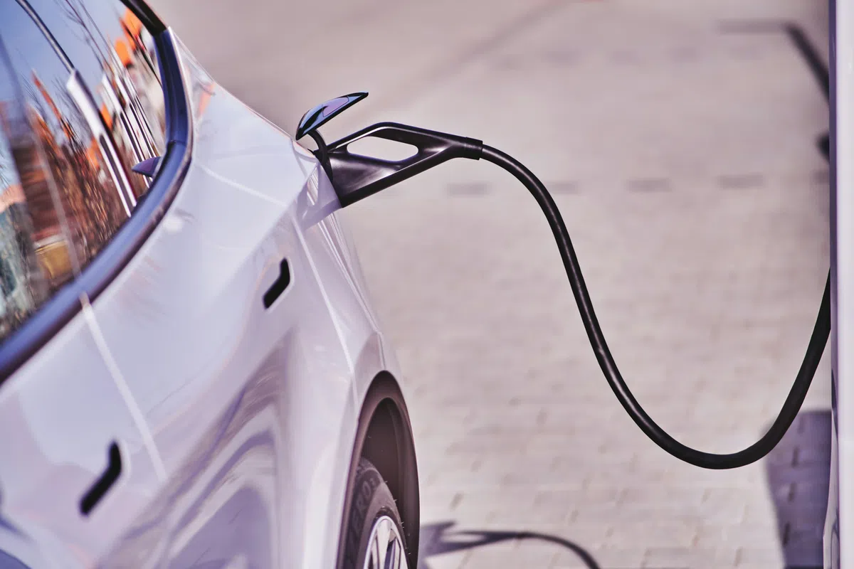 Nieuw onderzoek: slopen van nieuwe benzineauto's vaak beter