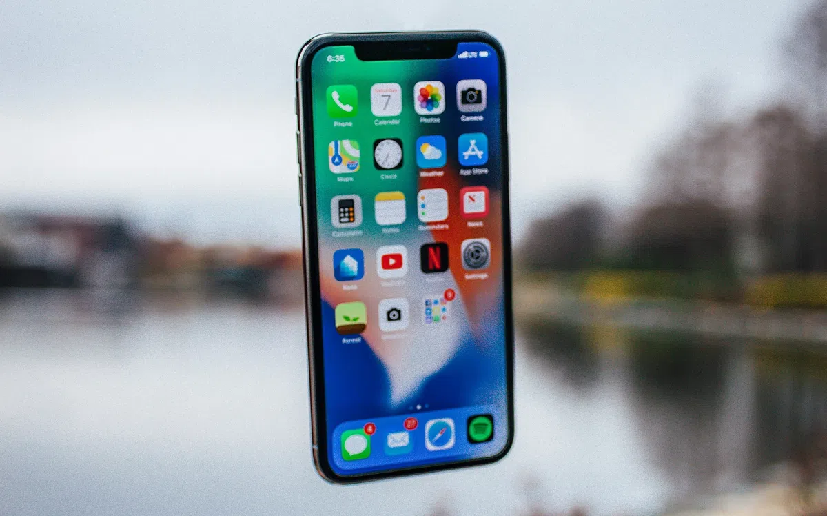Apple verklaart iPhone X en 15-inch MacBook Pro verouderd