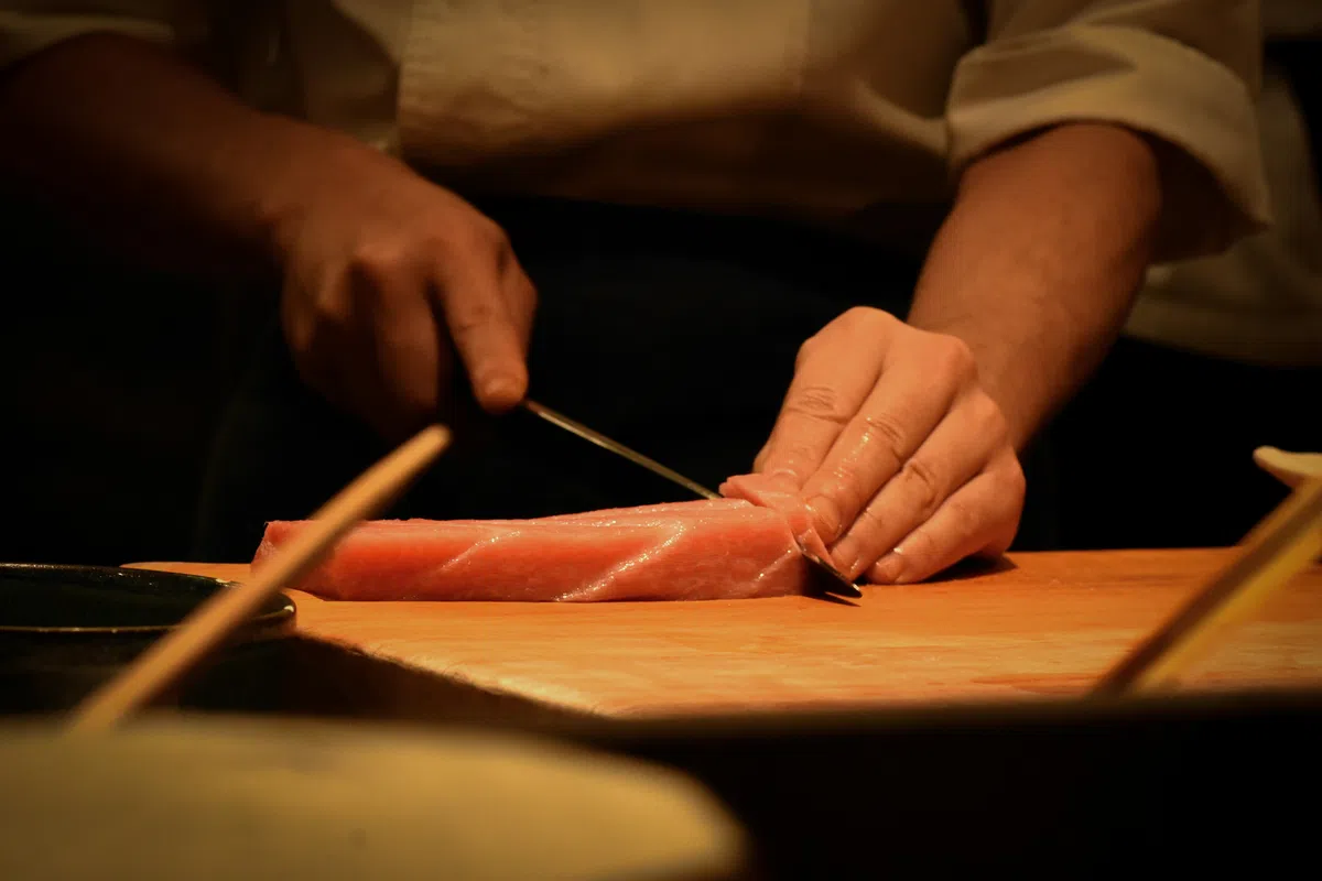Robot maakt vers sashimi uit Japanse keuken