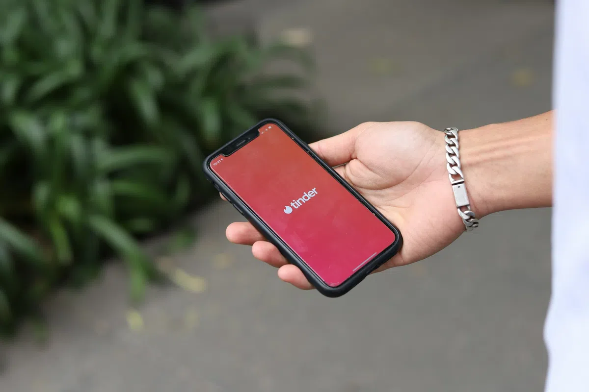 Gen Z zoekt liefde via hobby's in plaats van datingapps