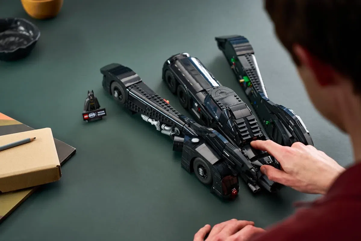 Nieuwe Lego Batmobile voor volwassenen