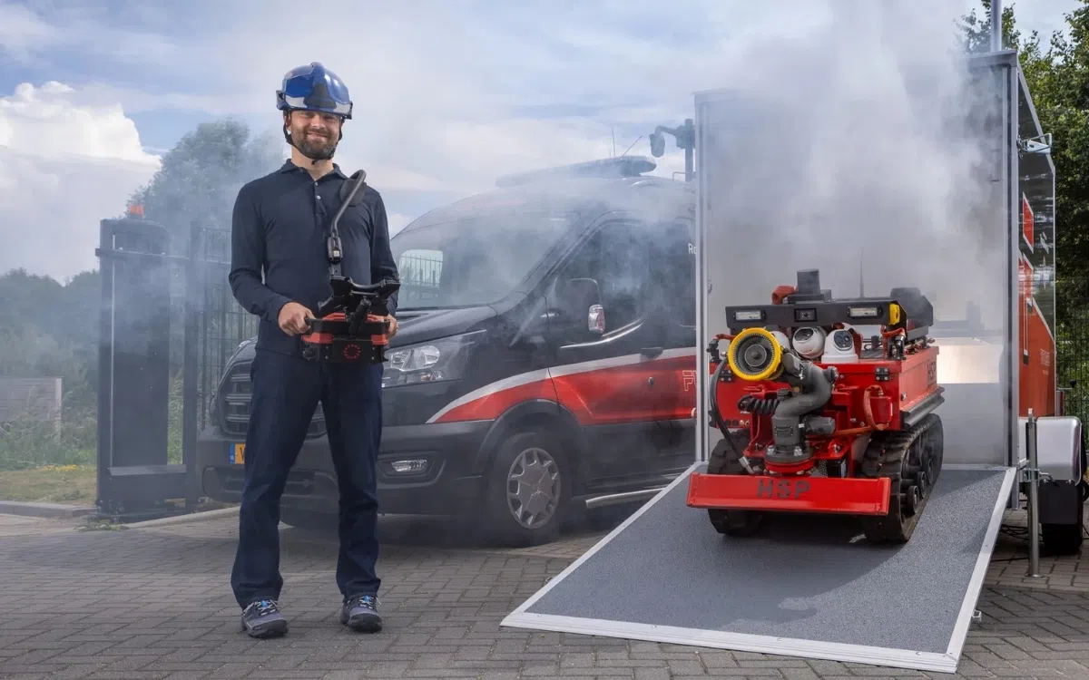 Robot ondersteunt brandweermannen in Nederland