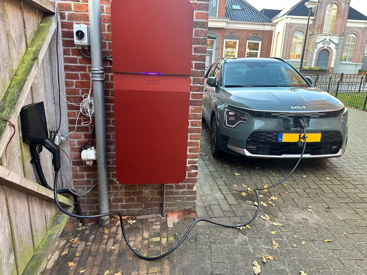Plug-in batterij versus vaste thuisaccu: wat is beter?