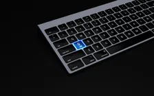 Thumbnail for article: Deze AI helpt de IND bij asielaanvragen, maar staat nergens geregistreerd