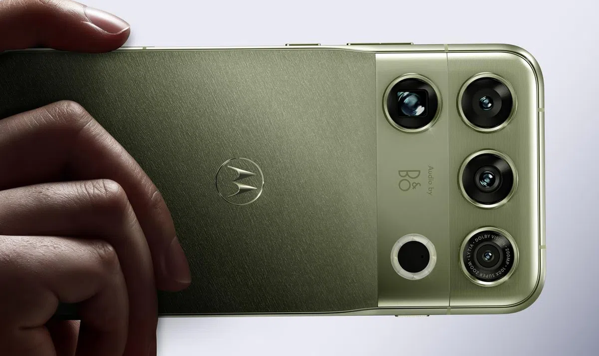 Motorola Signature 27: Innovation with Powerful Chip