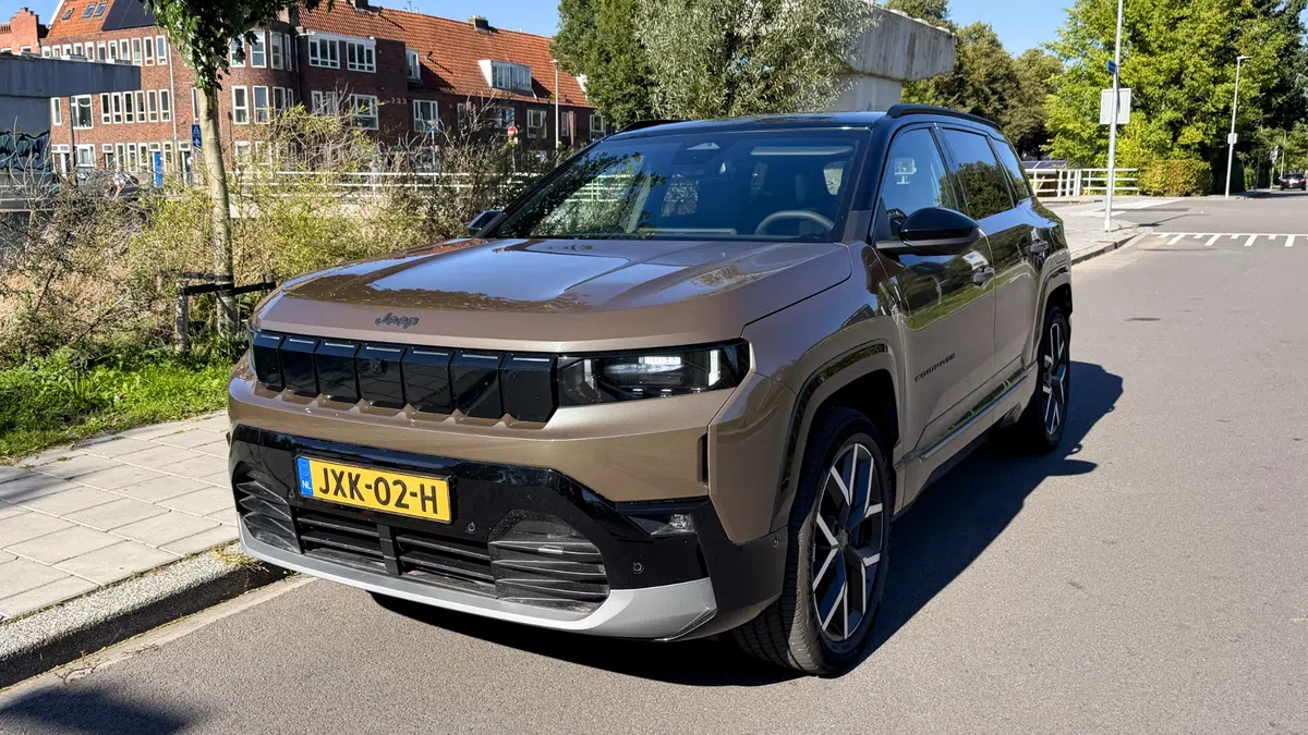 Durability Test Jeep Compass: Off-Road Knight with a French Key