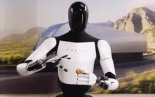Thumbnail for article: Tesla maakt niet zoveel Optimus-robots en dat komt door zijn handen